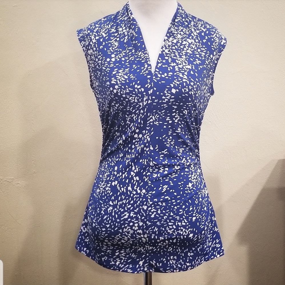 Vince Camuto blue & white sleeveless small v neck
